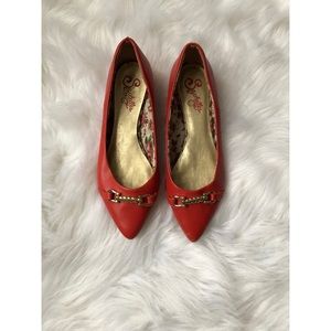 Pointed toe flats